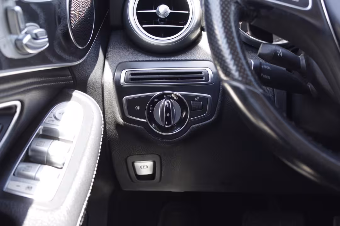 2015 Mercedes-Benz C-Class - 55SWF4JB0FU060952 - Image #20