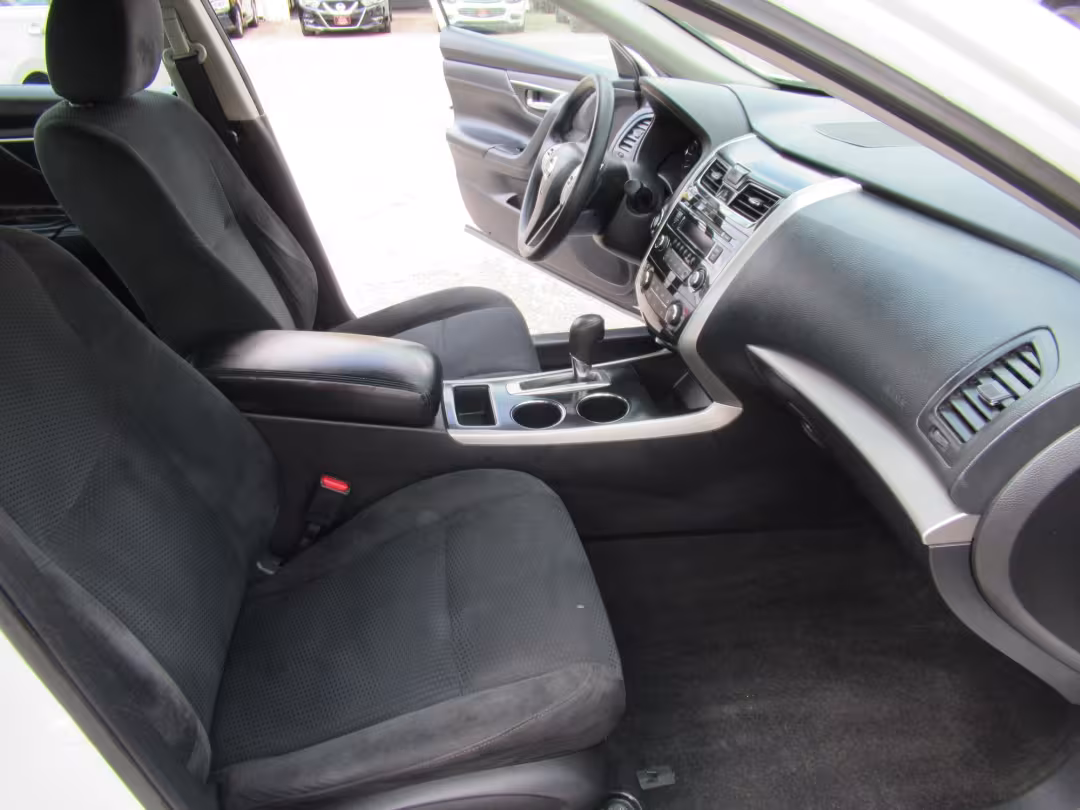 2015 Nissan Altima - 1N4AL3AP0FC270545 - Image #18