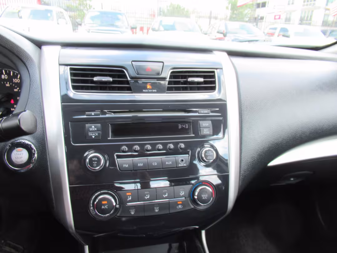 2015 Nissan Altima - 1N4AL3AP0FC270545 - Image #9