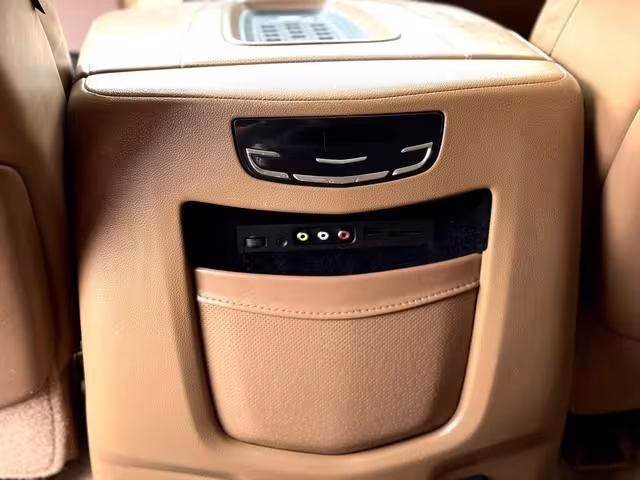2016 Cadillac Escalade - 1GYS4DKJ6GR337072 - Image #11