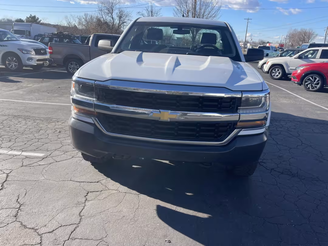 2016 Chevrolet Silverado 1500 - 1GCNKNEH2GZ265164 - Image #2