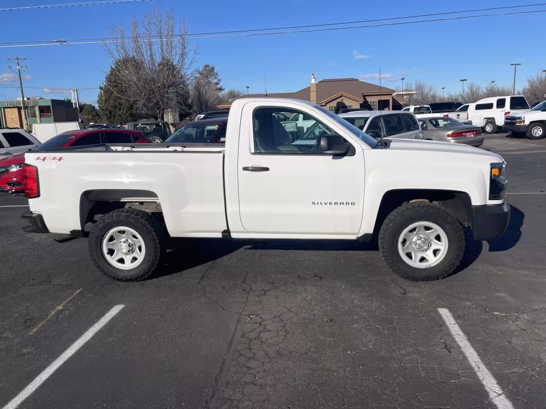 2016 Chevrolet Silverado 1500 - 1GCNKNEH2GZ265164 - Image #5