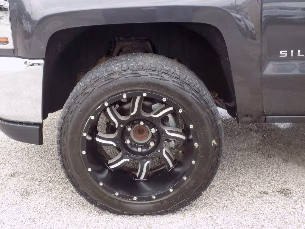 2016 Chevrolet Silverado 1500 - 1GCRCNEH9GZ107998 - Image #19