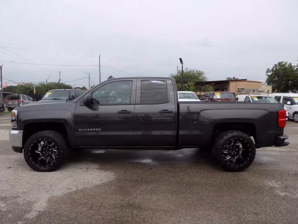 2016 Chevrolet Silverado 1500 - 1GCRCNEH9GZ107998 - Image #3
