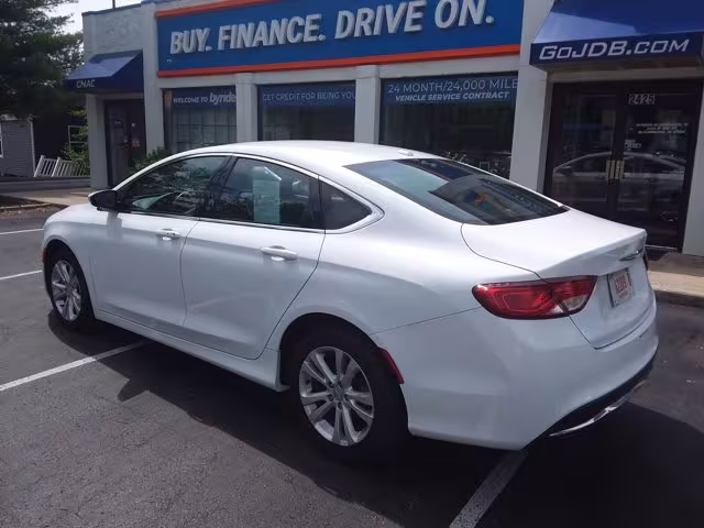 2016 Chrysler 200 - 1C3CCCAB6GN130274 - Image #4