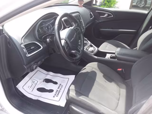 2016 Chrysler 200 - 1C3CCCAB6GN130274 - Image #9