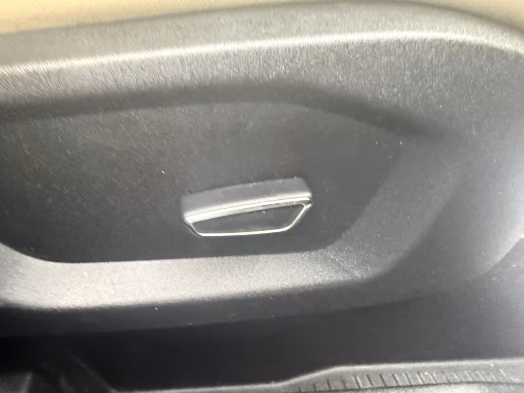 2016 Ford Edge - 2FMPK4J83GBB84357 - Image #29