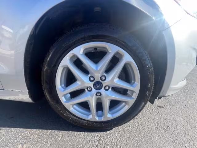 2016 Ford Fusion - 3FA6P0HD0GR118806 - Image #10