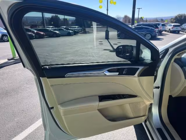 2016 Ford Fusion - 3FA6P0HD0GR118806 - Image #13