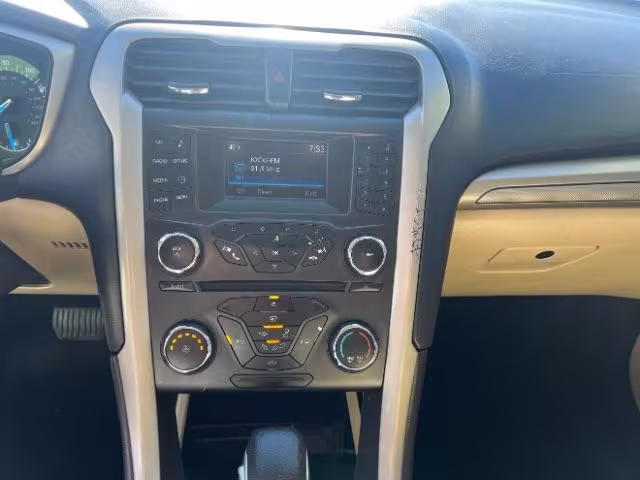 2016 Ford Fusion - 3FA6P0HD0GR118806 - Image #18