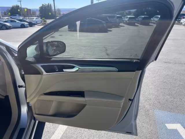 2016 Ford Fusion - 3FA6P0HD0GR118806 - Image #29