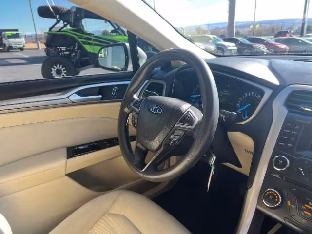 2016 Ford Fusion - 3FA6P0HD0GR118806 - Image #32