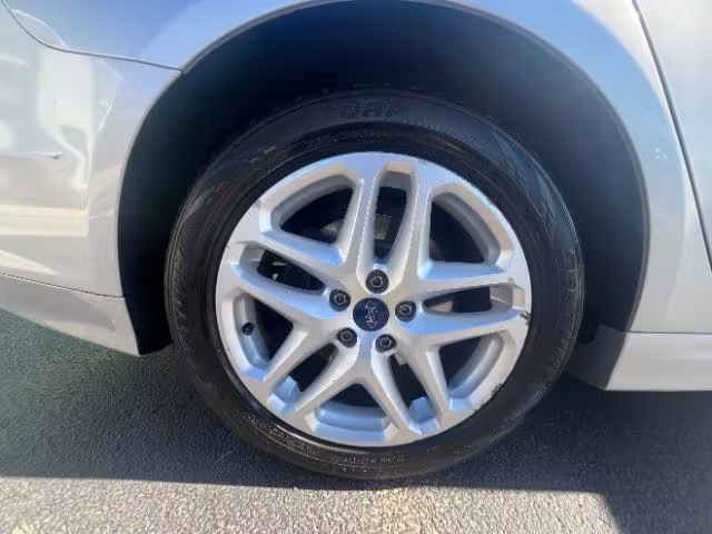 2016 Ford Fusion - 3FA6P0HD0GR118806 - Image #9