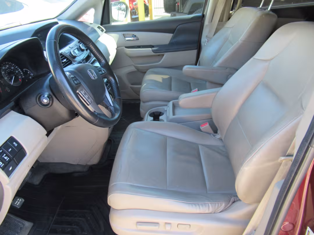2016 Honda Odyssey - 5FNRL5H62GB103369 - Image #1