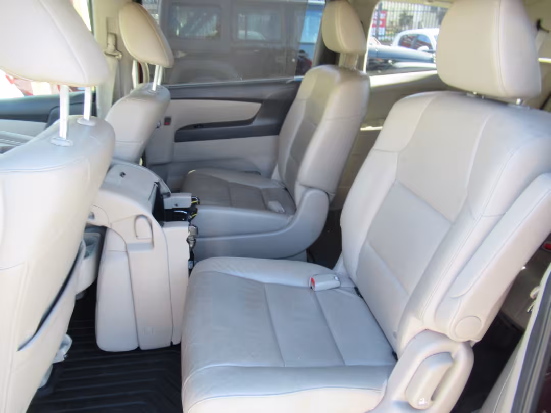 2016 Honda Odyssey - 5FNRL5H62GB103369 - Image #11