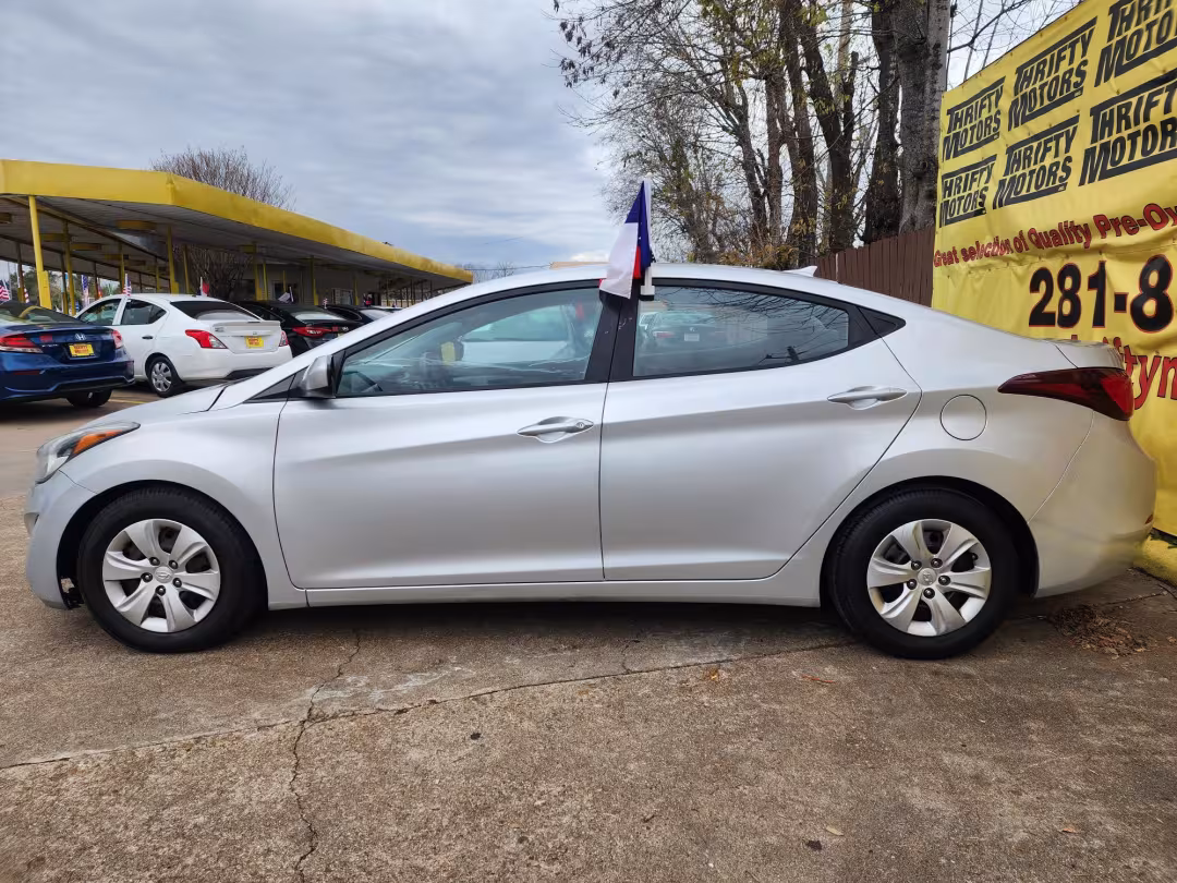 2016 Hyundai Elantra - 5NPDH4AE4GH761316 - Image #4