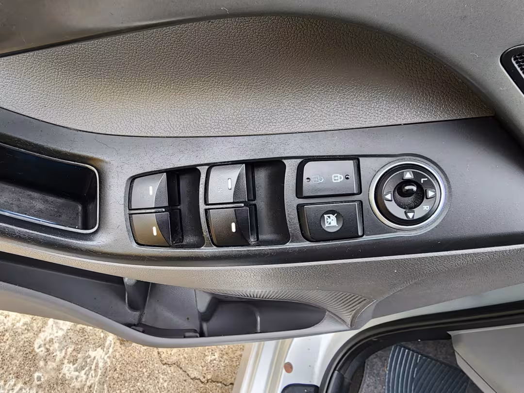 2016 Hyundai Elantra - 5NPDH4AE4GH761316 - Image #7