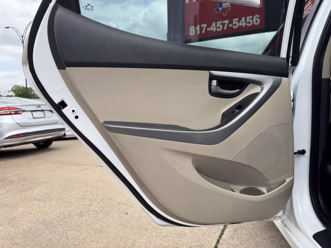 2016 Hyundai Elantra - 5NPDH4AE6GH782698 - Image #10