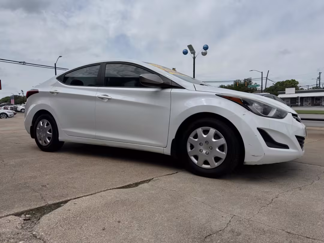 2016 Hyundai Elantra - 5NPDH4AE6GH782698 - Image #2
