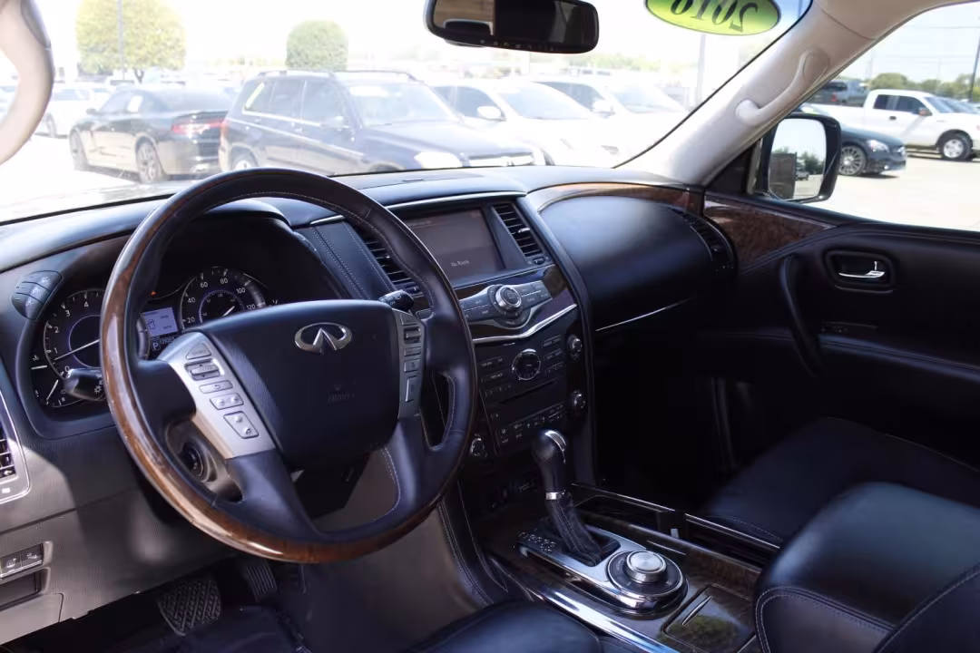 2016 Infiniti QX80 - JN8AZ2NE5G9126567 - Image #12