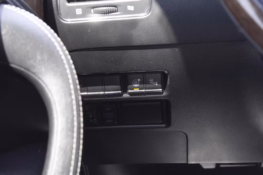 2016 Infiniti QX80 - JN8AZ2NE5G9126567 - Image #22
