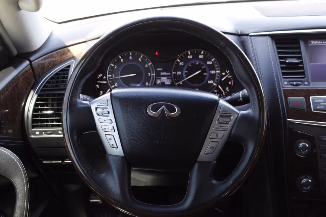 2016 Infiniti QX80 - JN8AZ2NE5G9126567 - Image #23