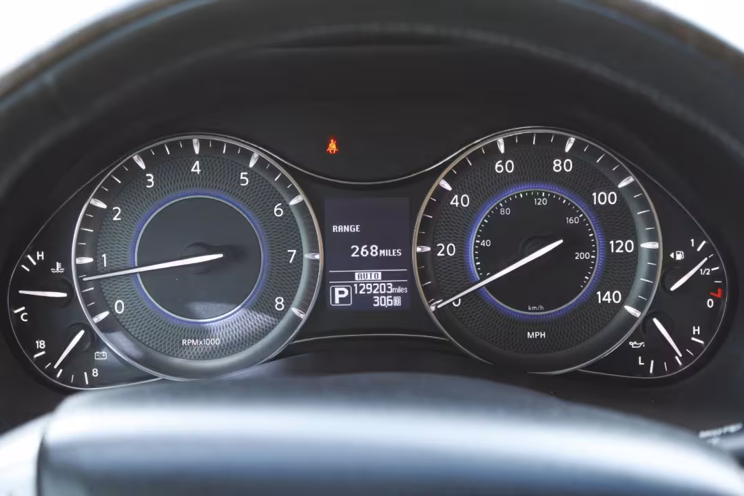 2016 Infiniti QX80 - JN8AZ2NE5G9126567 - Image #24