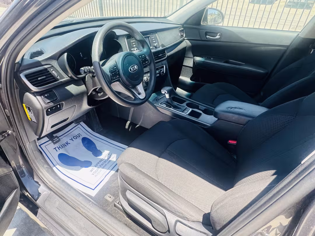2016 Kia Optima - KNAGT4L38G5107150 - Image #4
