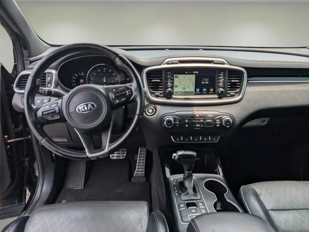 2016 Kia Sorento - 5XYPK4A18GG041813 - Image #12