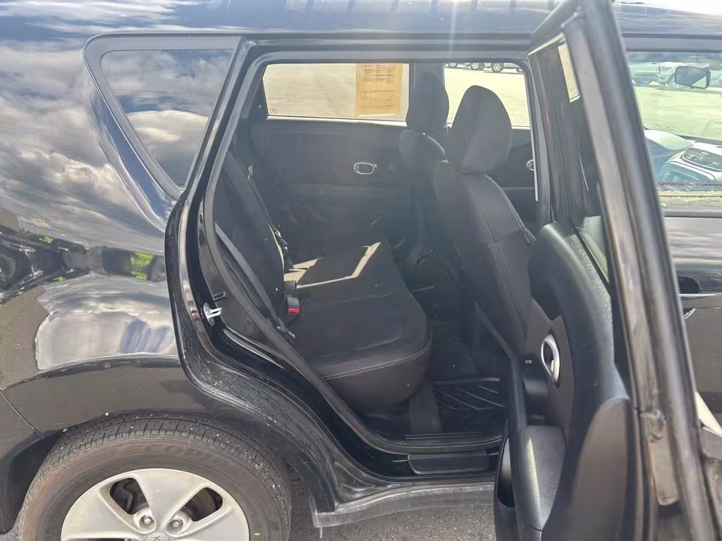 2016 Kia Soul - KNDJN2A28G7341875 - Image #6