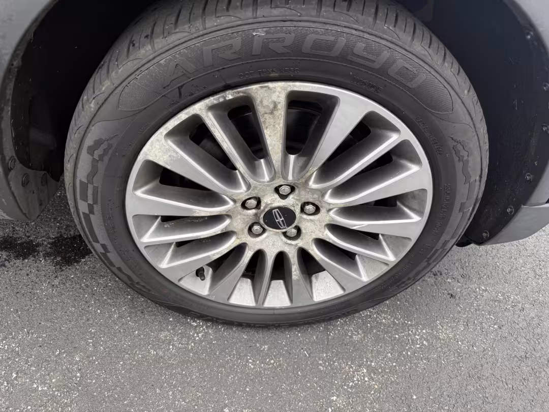 2016 Lincoln MKC - 5LMCJ3D98GUJ21066 - Image #1