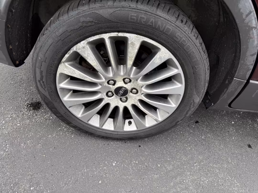 2016 Lincoln MKC - 5LMCJ3D98GUJ21066 - Image #2