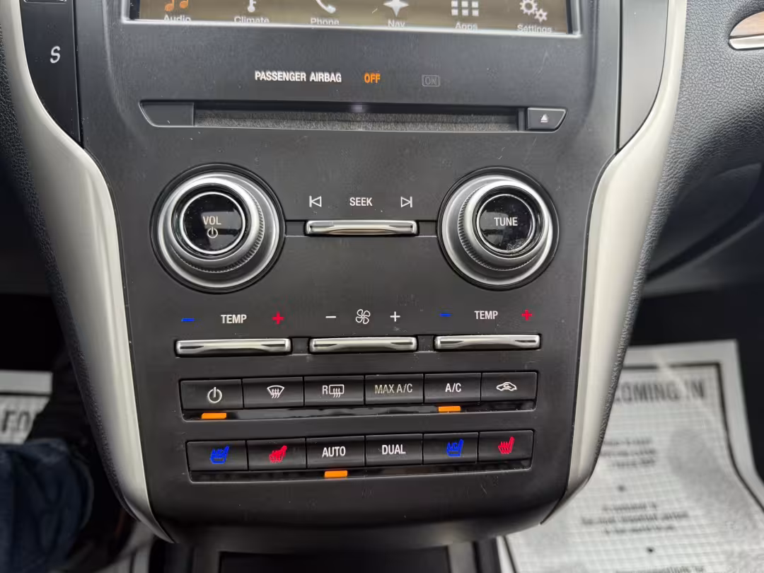 2016 Lincoln MKC - 5LMCJ3D98GUJ21066 - Image #20