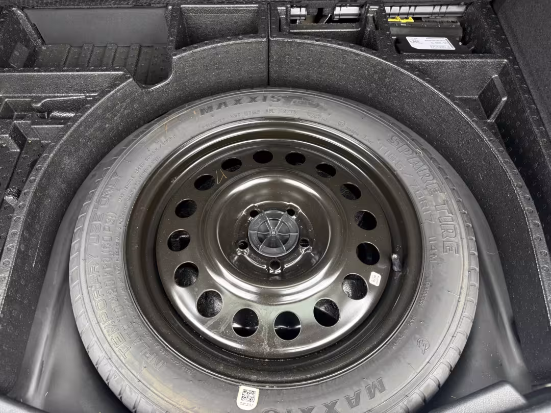 2016 Lincoln MKC - 5LMCJ3D98GUJ21066 - Image #31