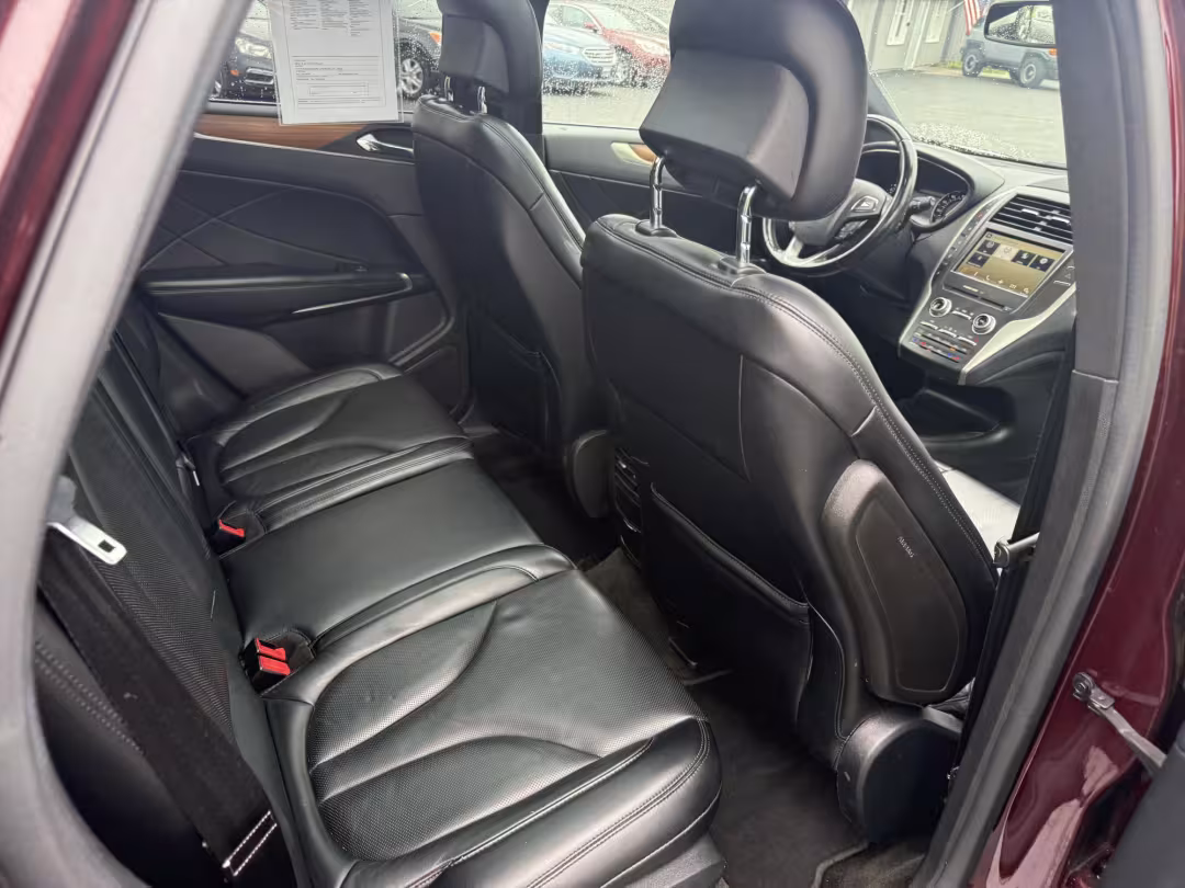2016 Lincoln MKC - 5LMCJ3D98GUJ21066 - Image #33