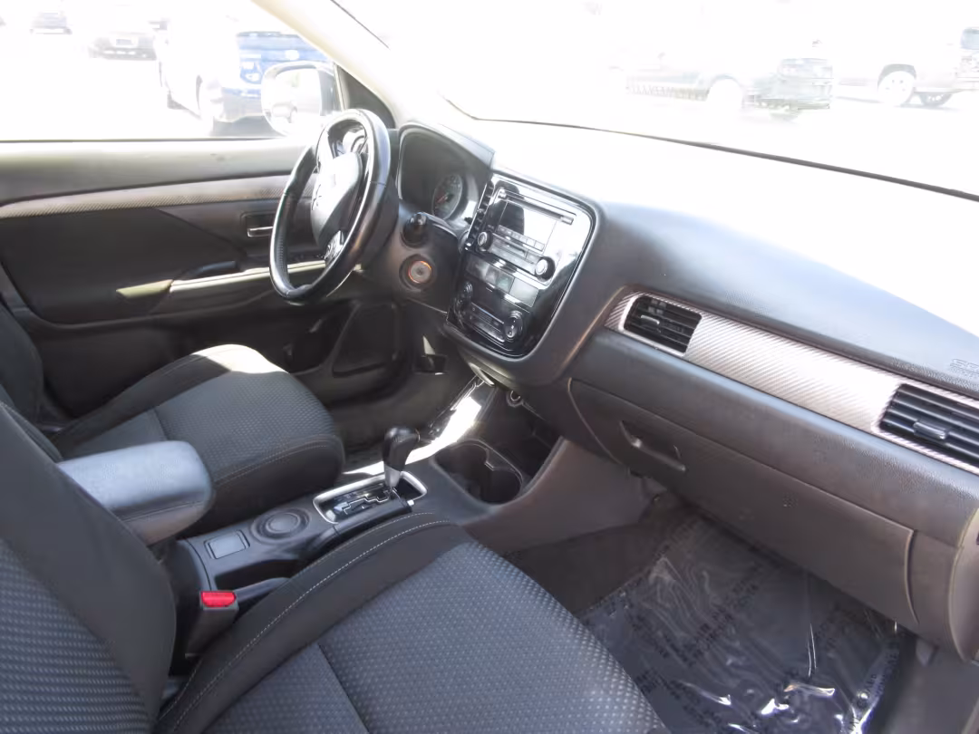 2016 Mitsubishi Outlander - JA4AD2A36GZ051502 - Image #5