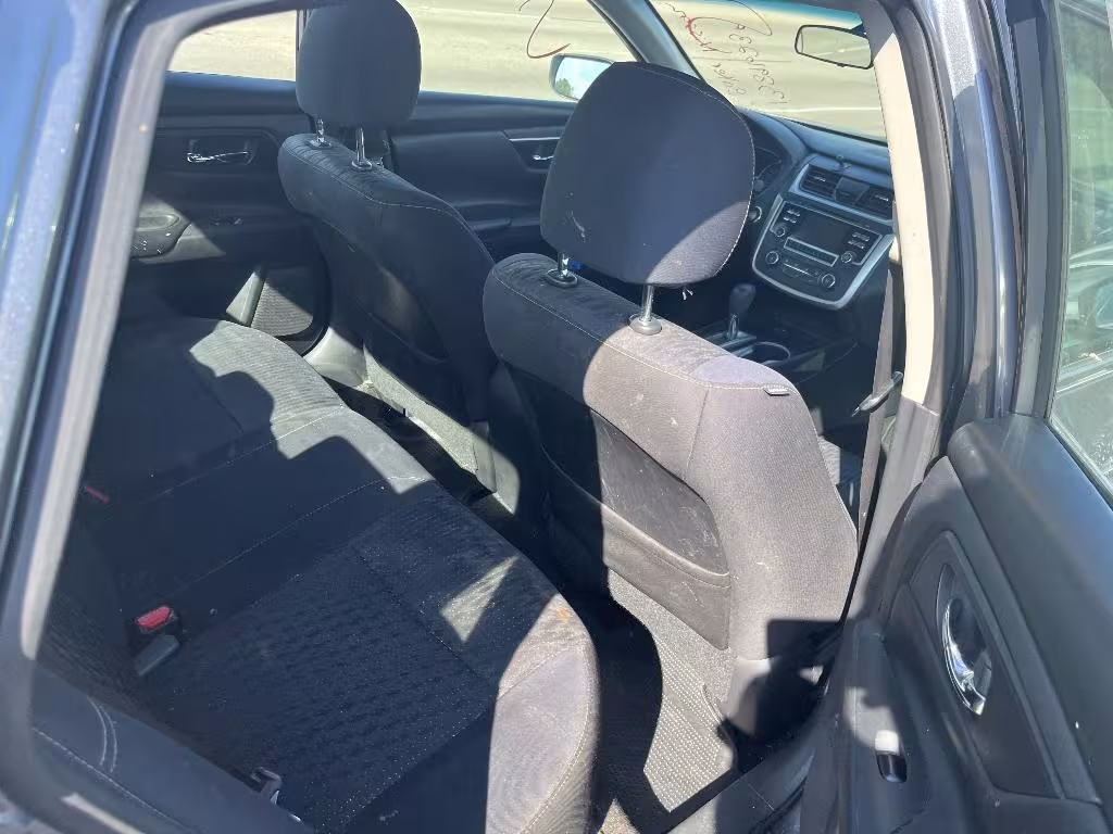 2016 Nissan Altima - 1N4AL3AP9GC244415 - Image #4
