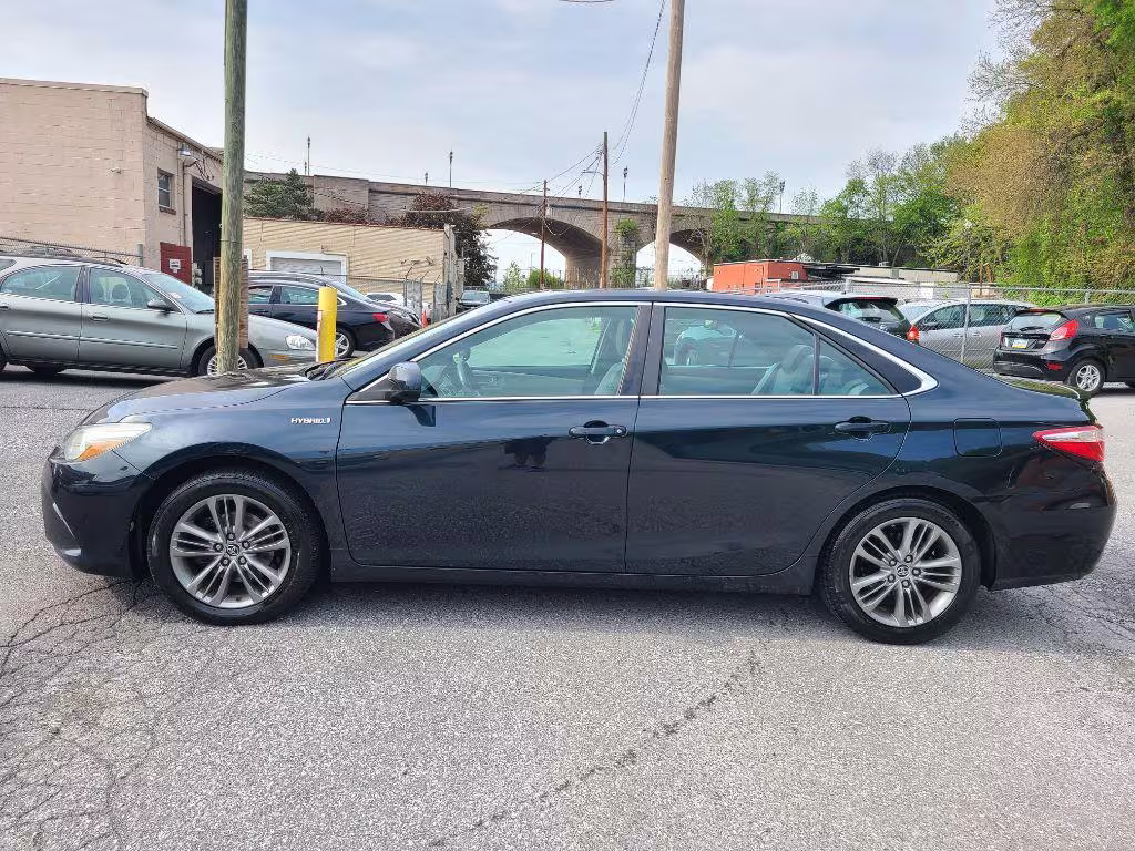 2016 Toyota Camry Hybrid - 4T1BD1FK4GU177922 - Image #1