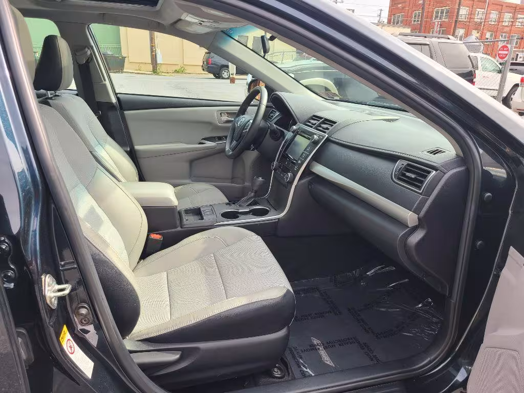 2016 Toyota Camry Hybrid - 4T1BD1FK4GU177922 - Image #10