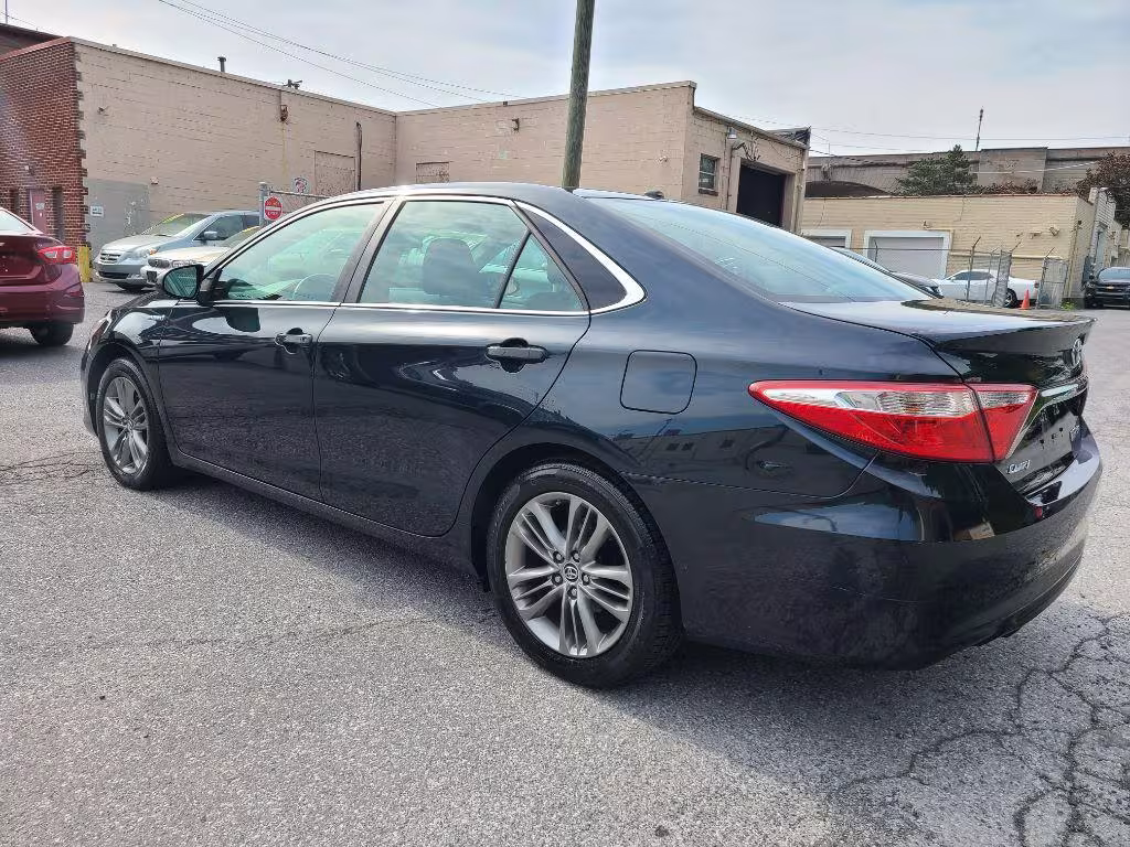 2016 Toyota Camry Hybrid - 4T1BD1FK4GU177922 - Image #2