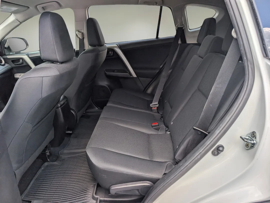 2016 Toyota RAV4 - 2T3BFREV0GW531222 - Image #11