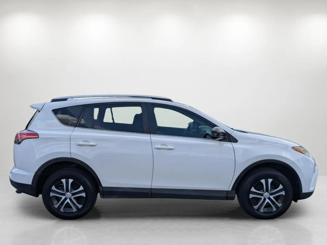 2016 Toyota RAV4 - 2T3BFREV0GW531222 - Image #4