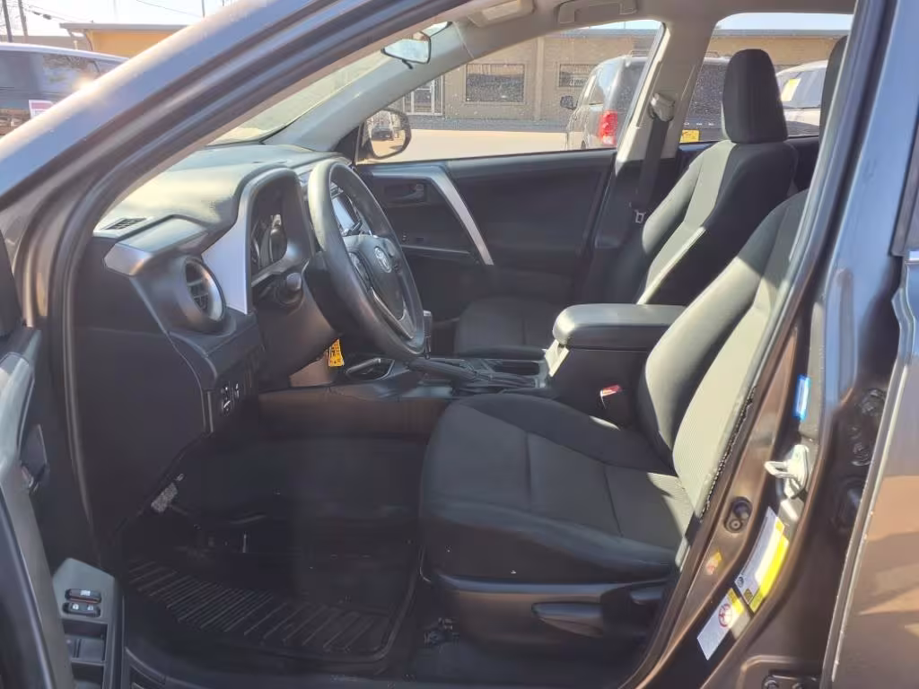 2016 Toyota RAV4 - JTMZFREV4GJ098694 - Image #12