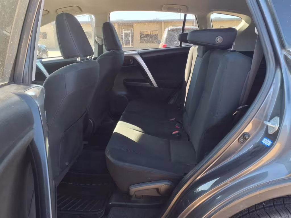 2016 Toyota RAV4 - JTMZFREV4GJ098694 - Image #13