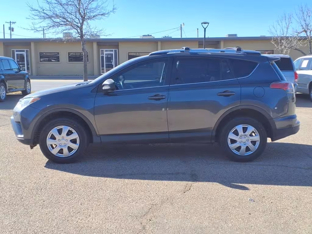 2016 Toyota RAV4 - JTMZFREV4GJ098694 - Image #4