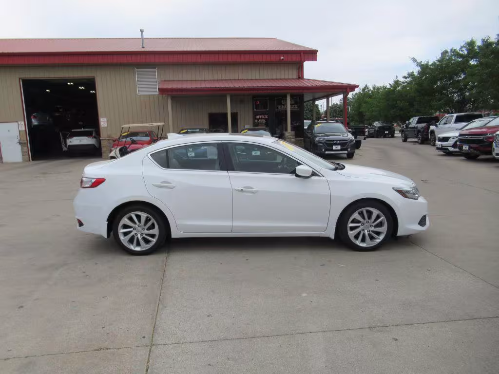 2017 Acura ILX - 19UDE2F70HA003099 - Image #4