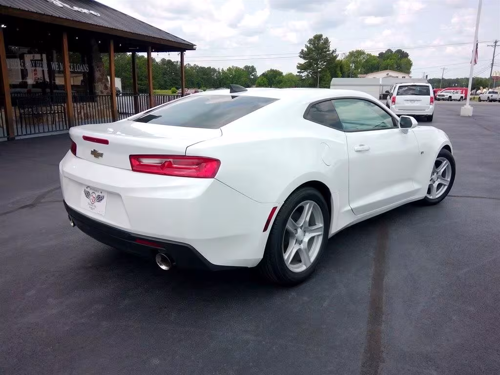 2017 Chevrolet Camaro - 1G1FB1RX5H0153262 - Image #8