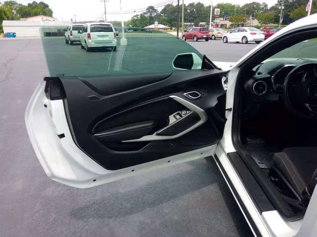 2017 Chevrolet Camaro - 1G1FB1RX5H0153262 - Image #9