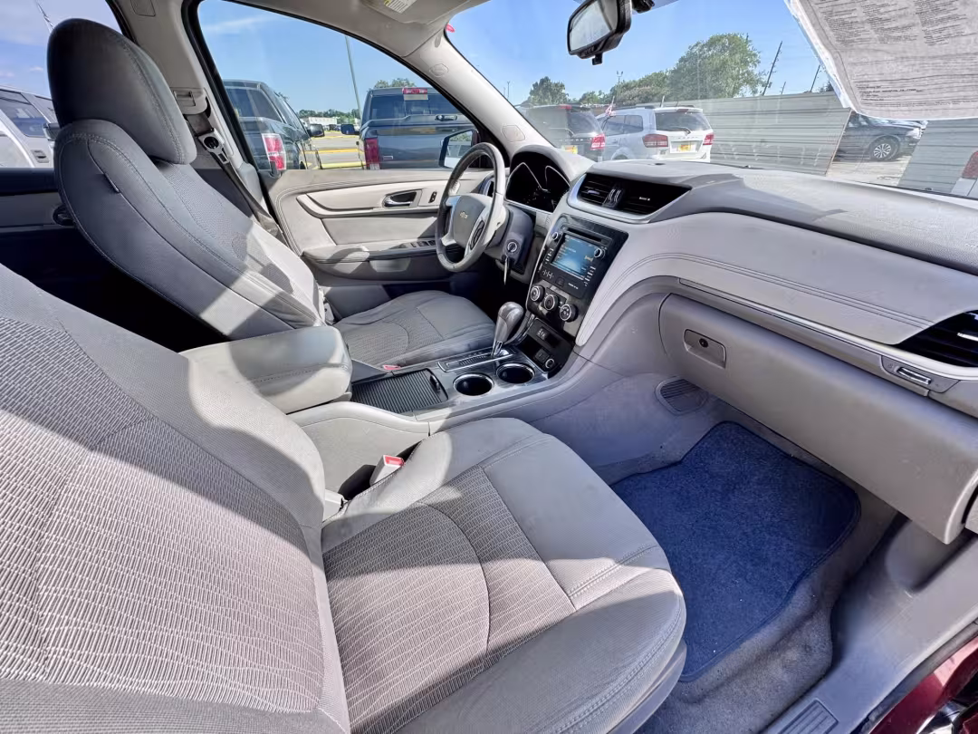 2017 Chevrolet Traverse - 1GNKRGKD7HJ205917 - Image #10