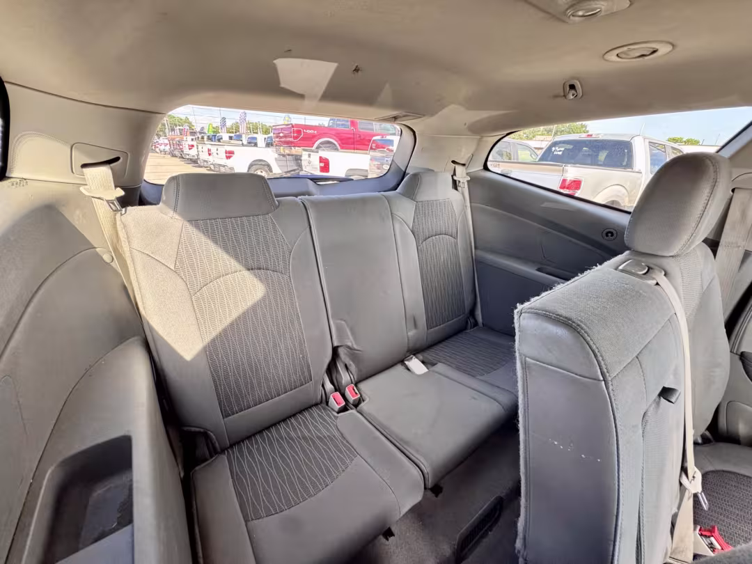 2017 Chevrolet Traverse - 1GNKRGKD7HJ205917 - Image #11